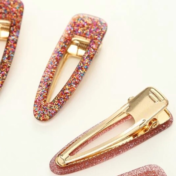 New Hair Clip - Picture 2 of 2